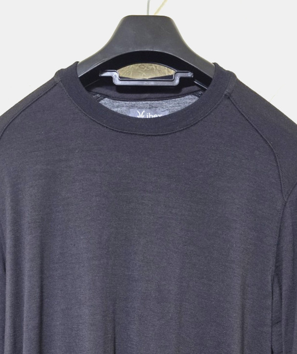 IBEX Men's Heathered Black Merino Wool Long Sleeve Crew Base Layer Small gallery