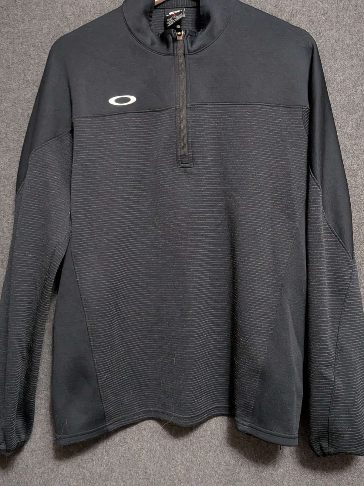 Oakley Men's Gridlock Pullover Top, Medium, Blackout gallery
