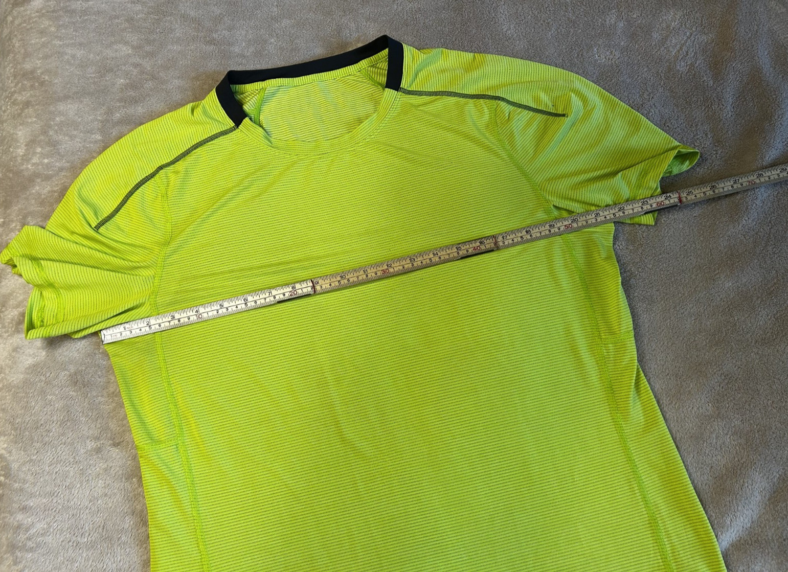 B18. Lululemon Mens Short Sleeve Lime Green M/L Cross Training, Gym gallery