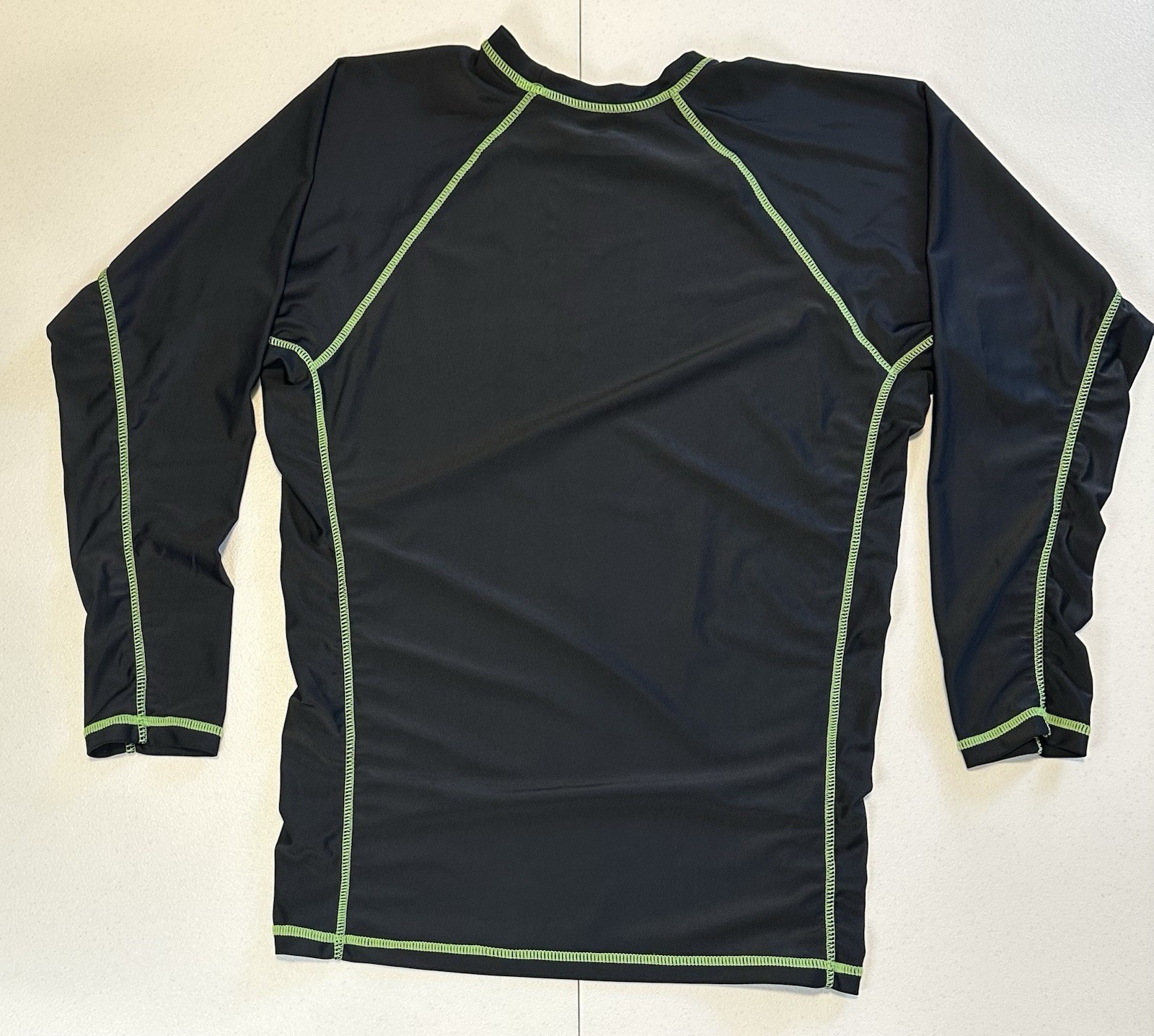 Island Pride Rash Guard Men’s Size Medium Long Sleeve Black And Green Logo gallery