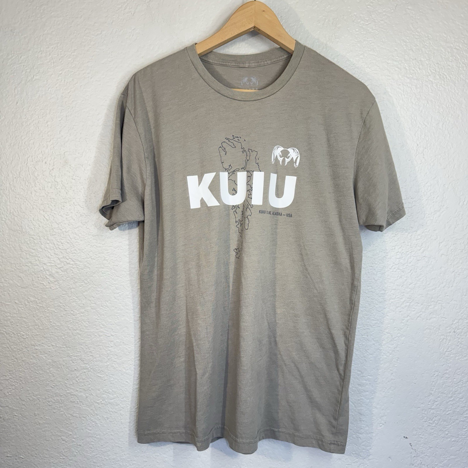 KUIU T Shirt Crewneck Gray Stretch Back Logo Alaska Hunting Outdoor Men L *Flaws gallery