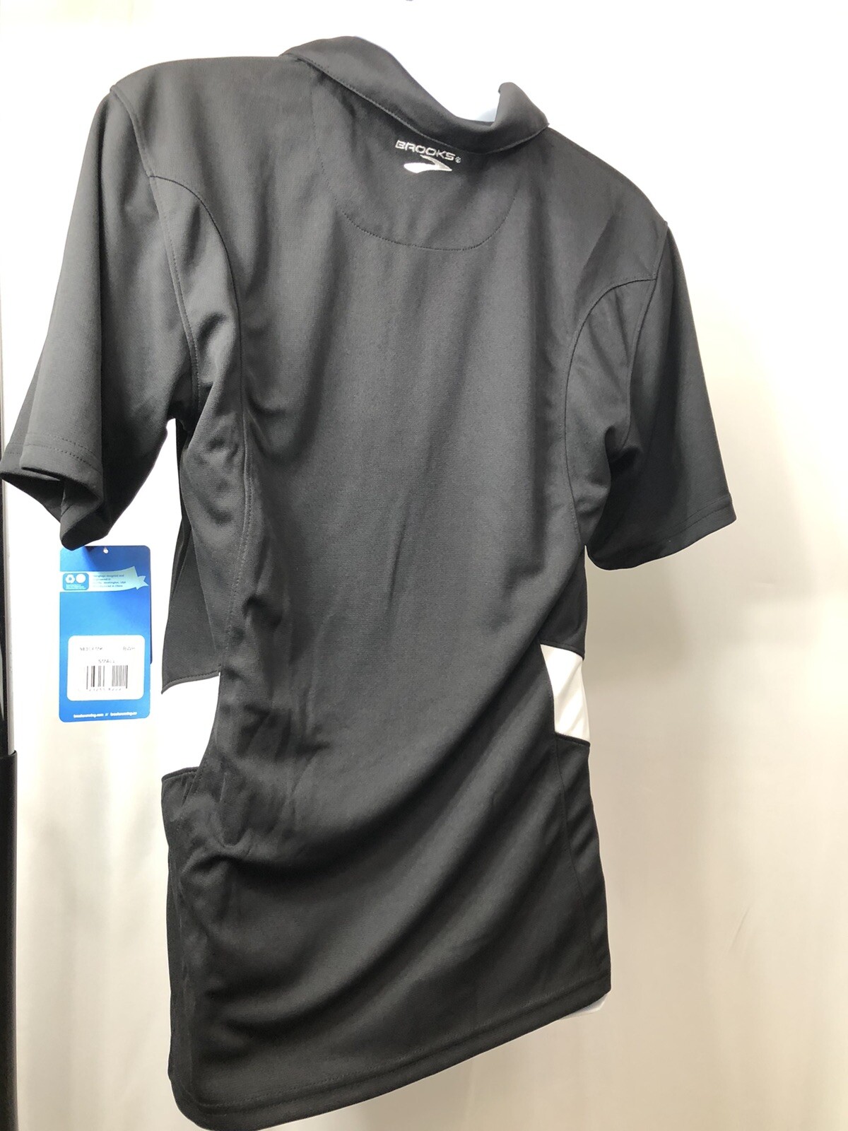 Brooks Running Short Sleeve Black & White Polo Fitness Golf Size Small NWT gallery
