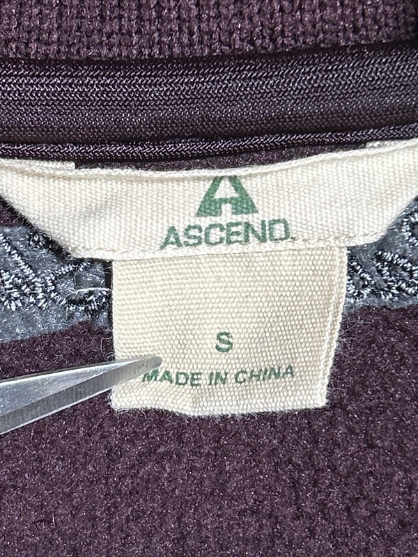 Men’s Ascend Half Zip Maroon/ Taupe Small Long Sleeve Pullover 100% Polyester gallery