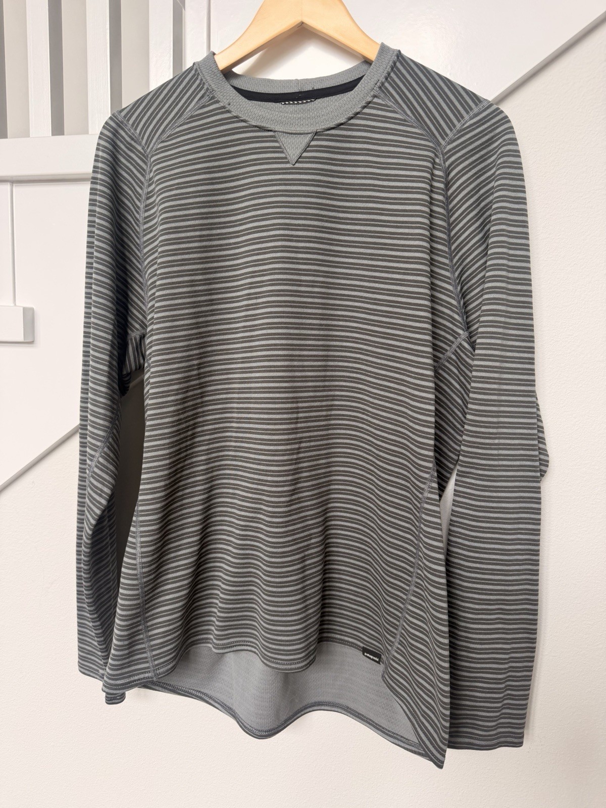 Men’s Patagonia Polartec Capilene 3 Long Sleeve Shirt Base Layer Size Large Grey gallery