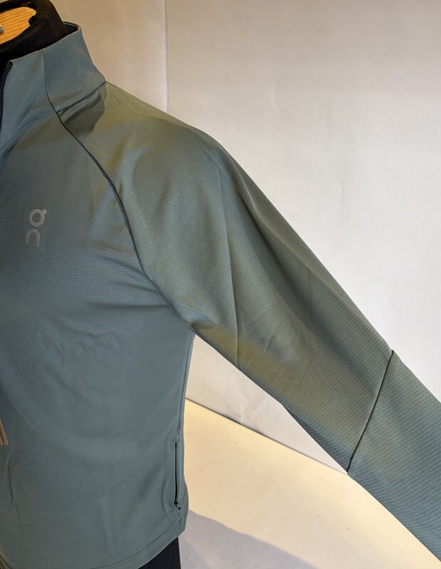 ON MENS RUNNING ON CLOUDS CLIMATE SHIRT IN OLIVE SIZE MEDIUM 1ME10600153 gallery