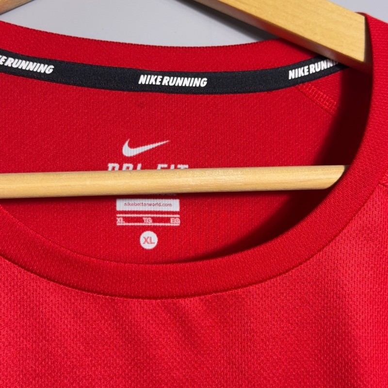 Nike Running Center Swoosh Shirt Mens Size XL Zoned Cooling Long Sleeve Red Gym gallery