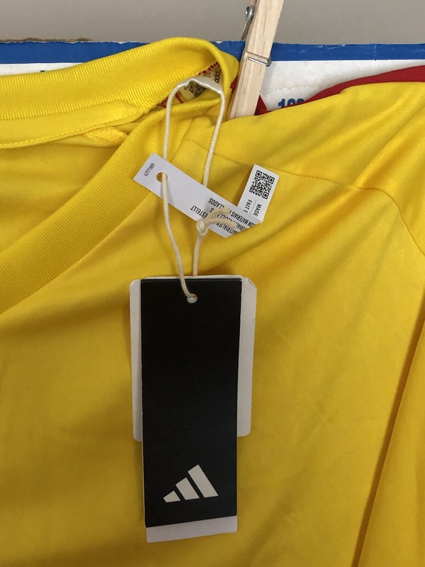 Adidas Crew Neck NWT Size 2XL Long Sleeve Yellow Shirt Light Stain gallery