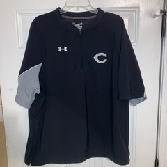 Under Armor Men’s Chicago Bear Pull Over Short Sleeve 1/4 Zipper Size XL