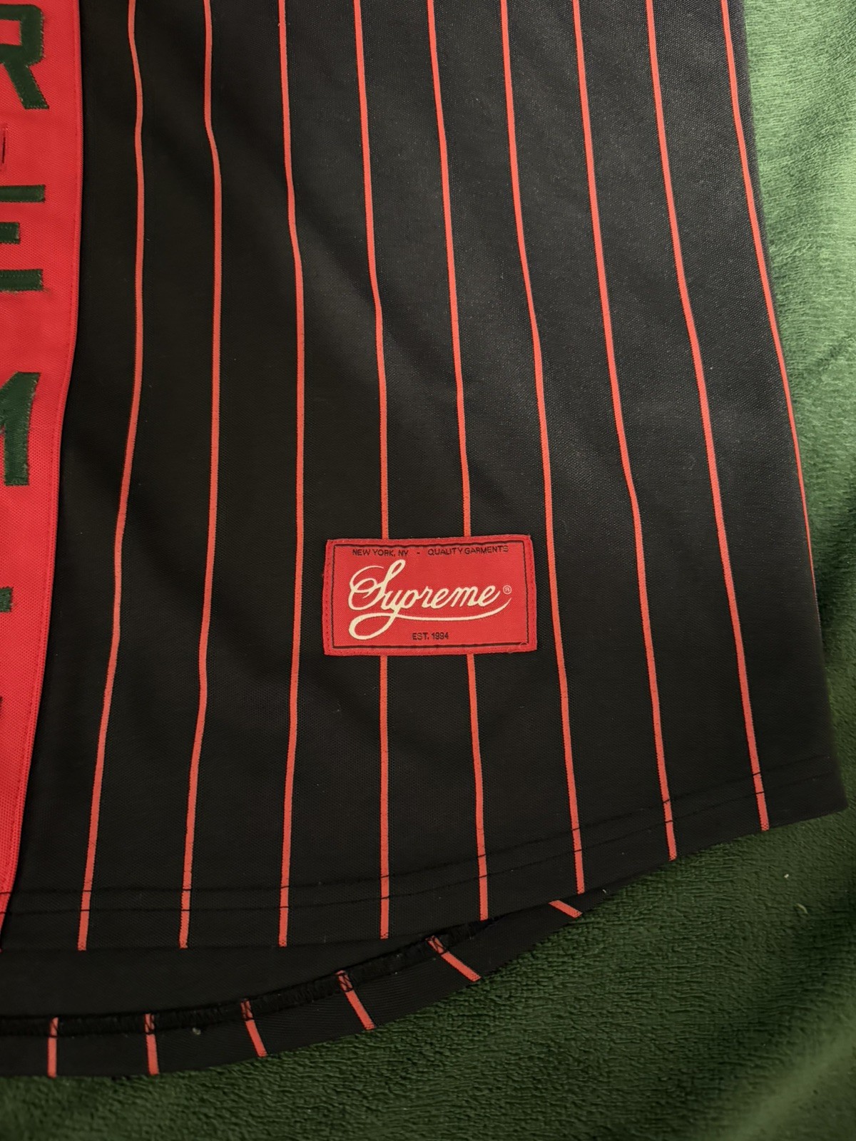 Supreme Vertical Logo Baseball Jersey Red New Authentic FW18 XLARGE BLACK RED gallery