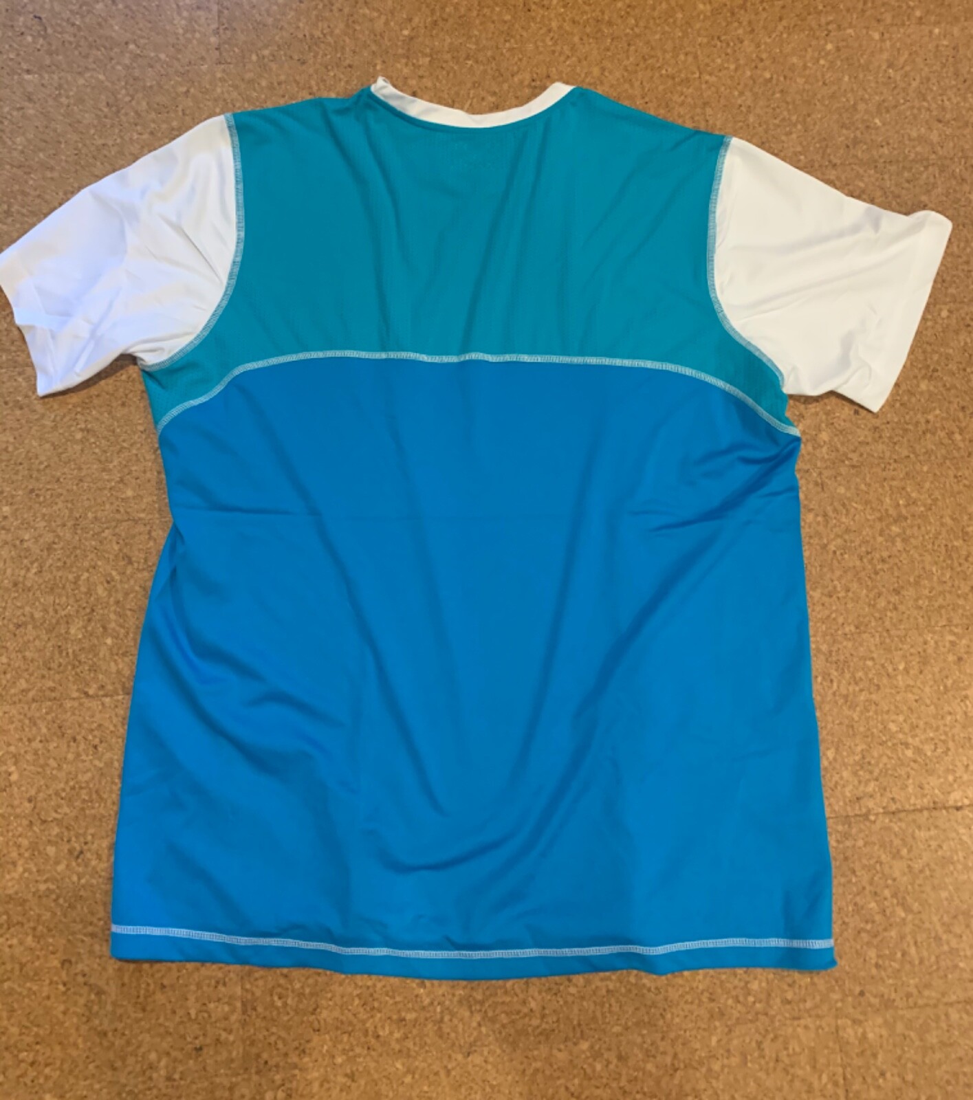NEW $40 Under Armour Men’s White Blue Moisture Wicking Top S M L XL SM MD LG gallery