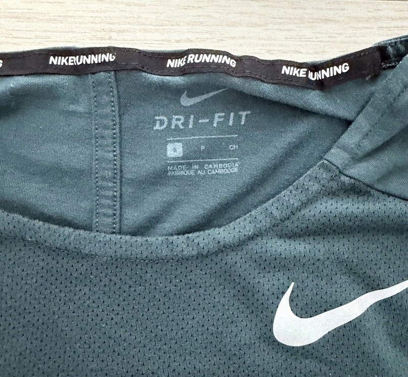 Nike Dri-Fit Sleeveless Athletic Running Top gallery