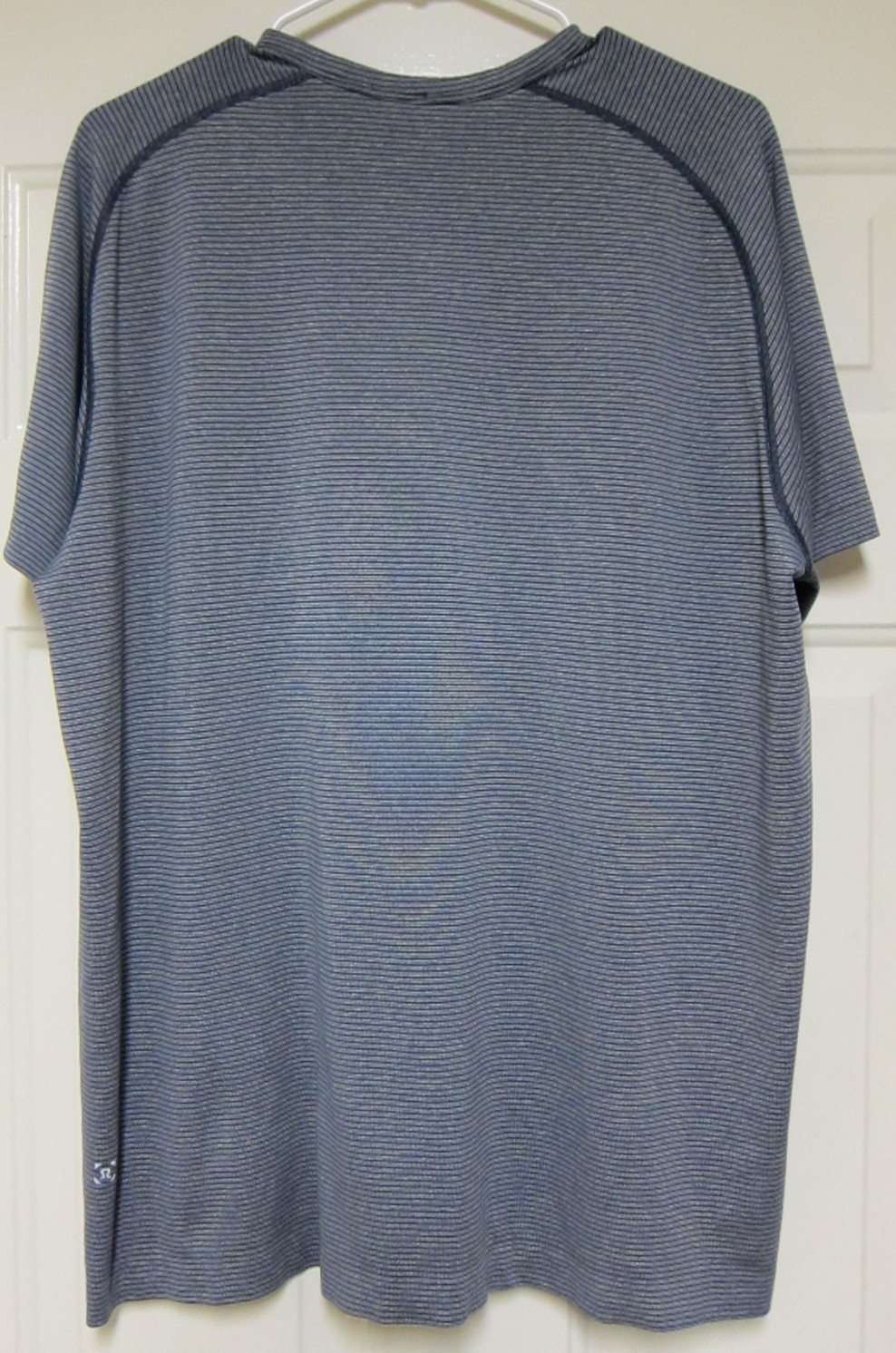 Lululemon Men's Short Sleeve Pull-Over Stretch Blue Striped Henley XXL gallery
