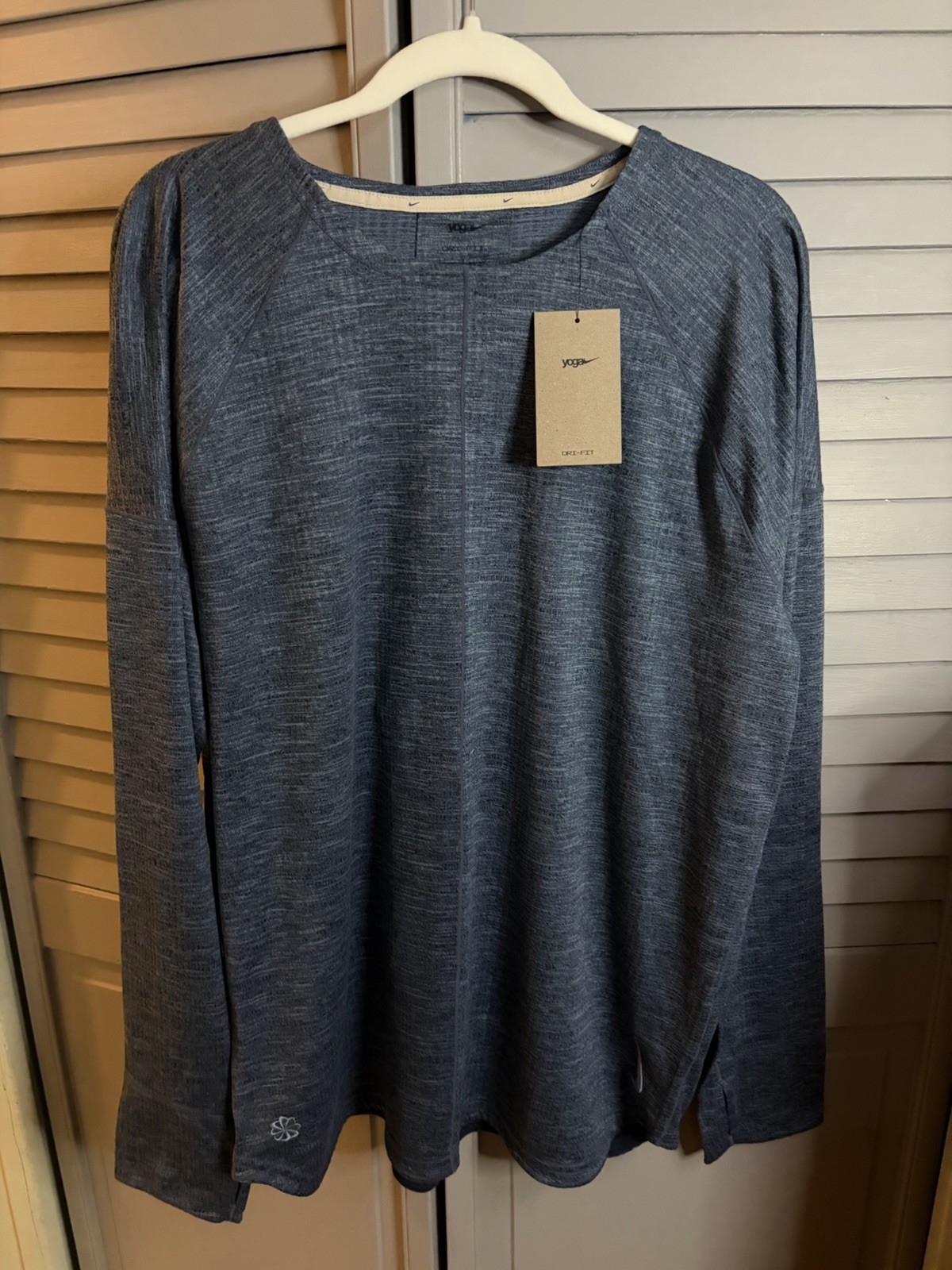 Nike Yoga Dri-Fit Long Sleeve Men’s Blue Shirt Thumb Holes Size Large gallery