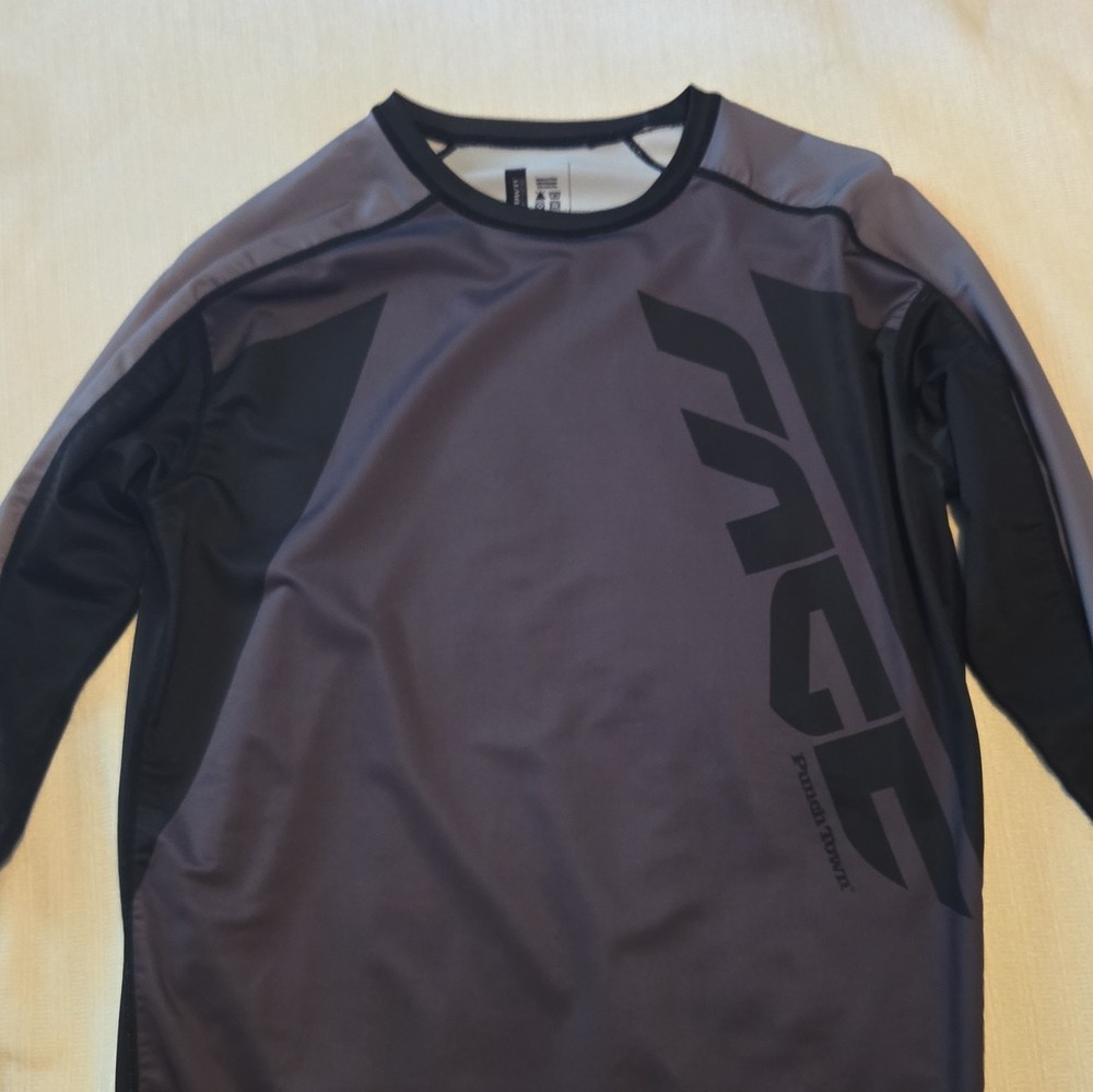 PunchTown Men's M Long Sleeve Rash Gaurd