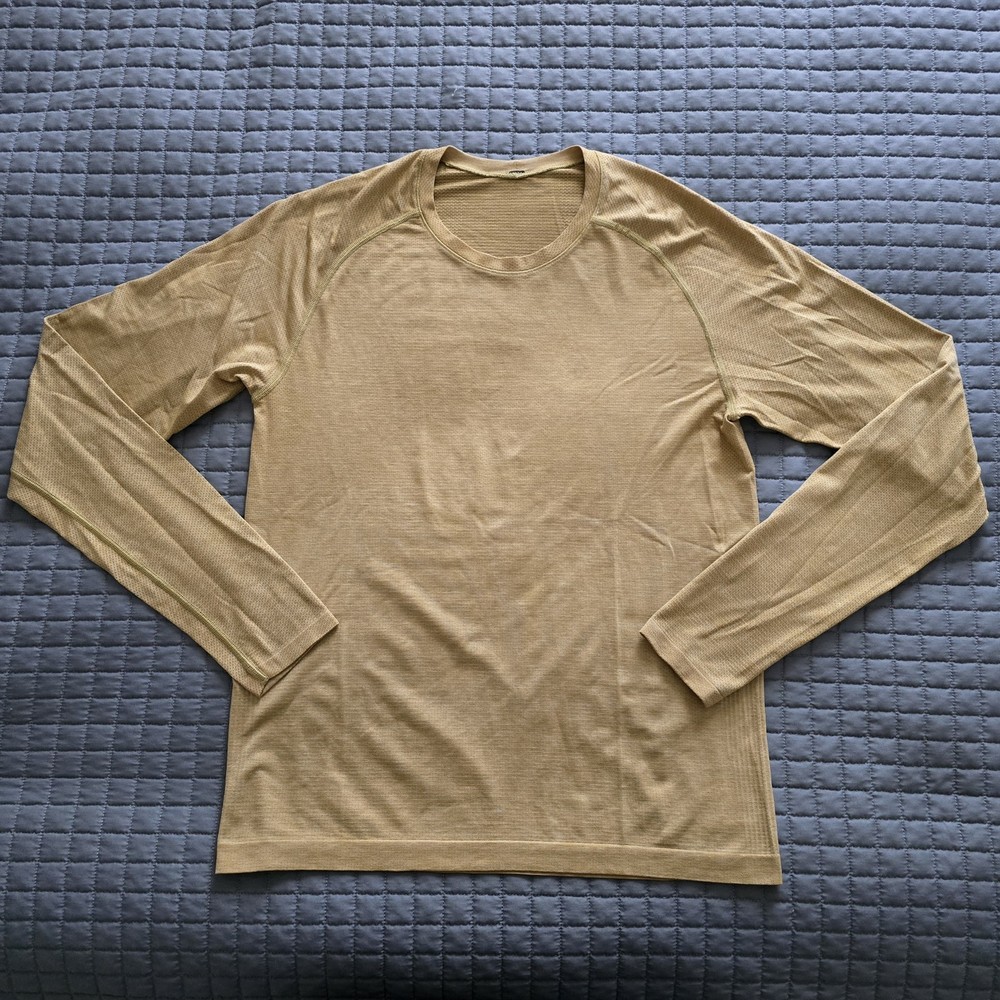Lululemon Shirt Mens Medium Metal Vent Tech Gold Athletic Running Gym Training