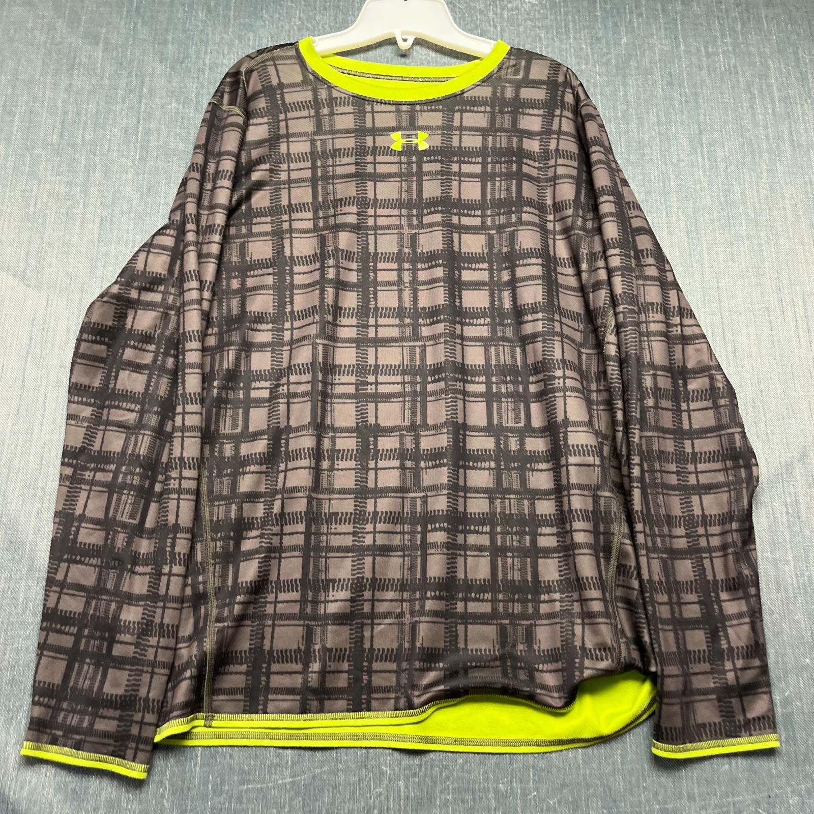 Under Armour Men's Shirt Size L Gray Black Plaid Yellow Trim Reversible Athletic gallery
