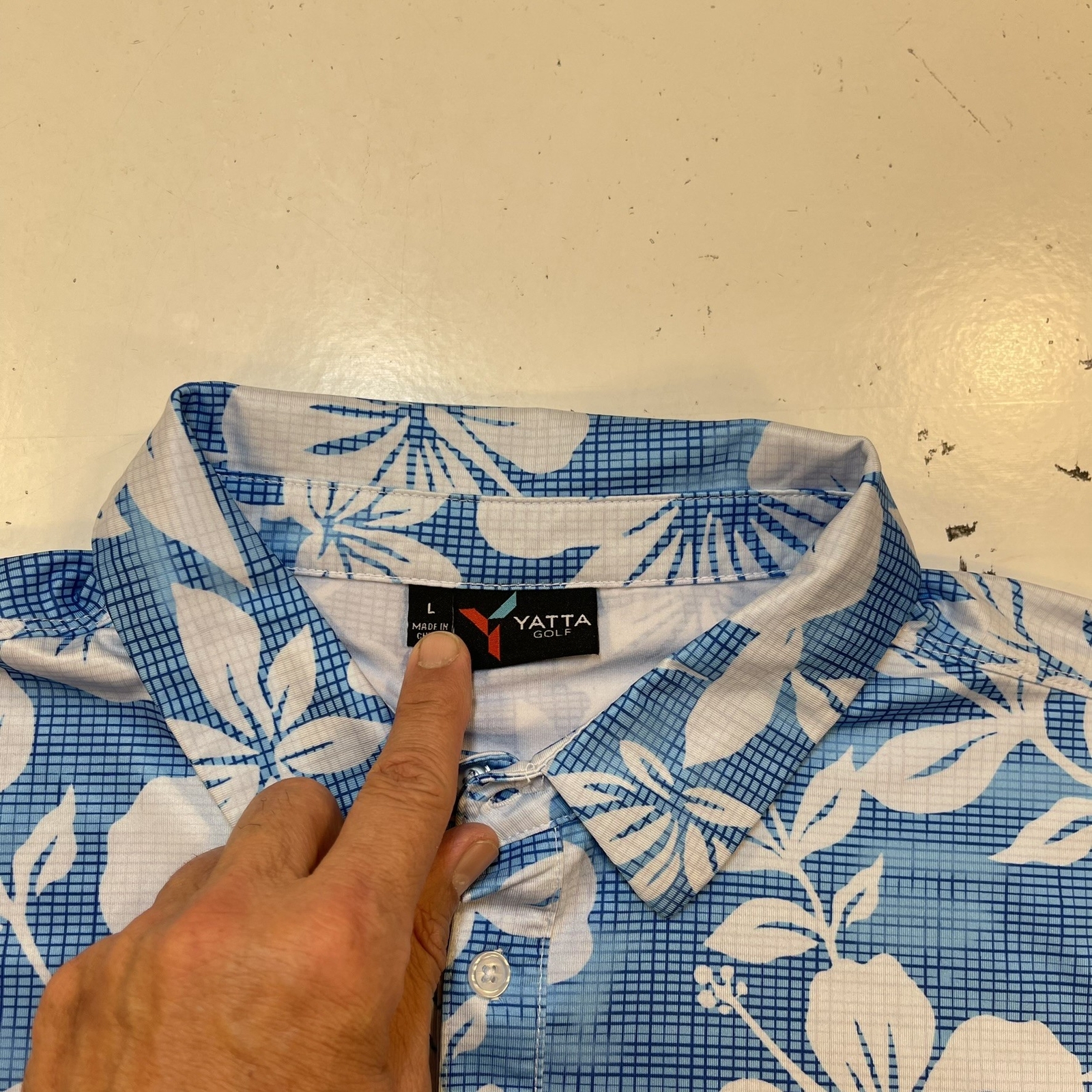 YATTA GOLF HAWAII ALOHA HAWAIIAN POLO SHIRT Mens L Blue & White Orchids gallery