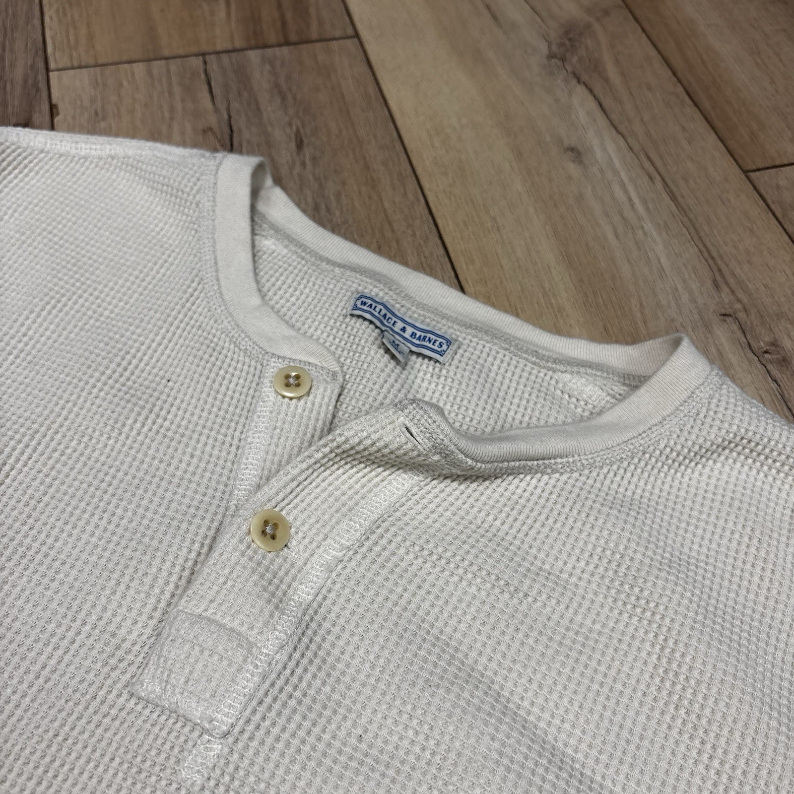 Wallace & Barnes Long Sleeved Beige Waffle Henley Thermal Shirt Men's Medium M gallery