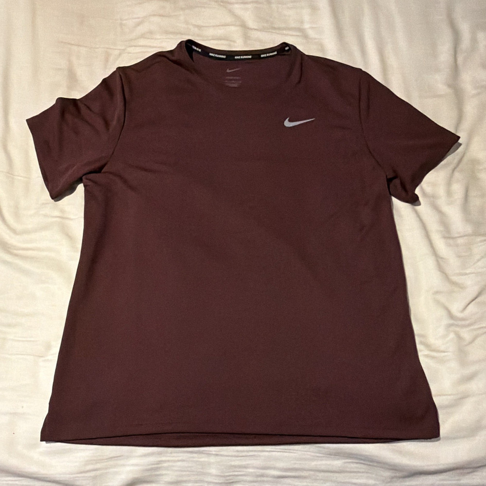 Nike Dri-FIT Men's Burgundy Running T-Shirt M Crew Neck Lightweight Logo