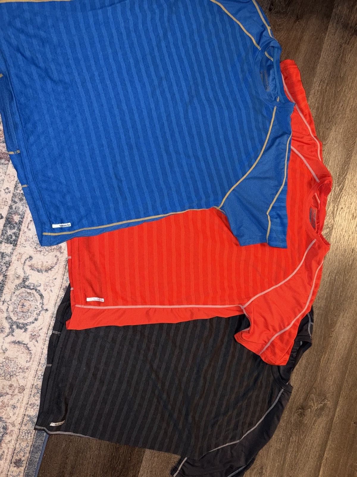 Avalanche Shirt Mens Extra Large Lot Of Performance Stretch Athletic Outdoor Tee gallery