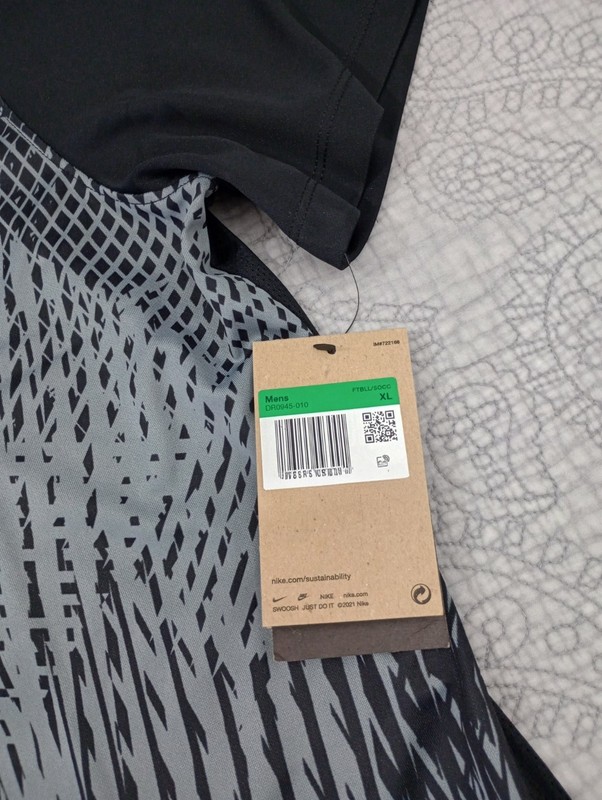 Nike Men's Dri-FIT Precision VI SS Slim Fit Black Silver Soccer Jersey Size XL gallery