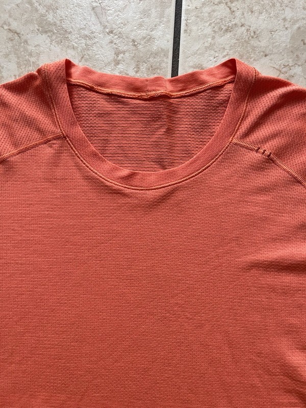 Lululemon Metal Vent Tech Men’s Short Sleeve Orange XL Running T-Shirt Sport Top gallery