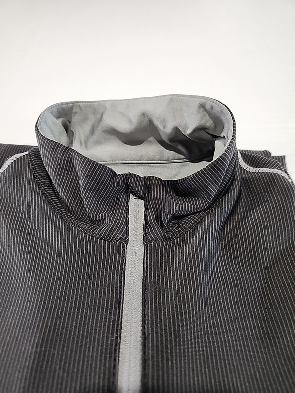 Antigua Men's 1/4 Zipper Active Pullover Size Medium Black Ribbed Golf Walking gallery