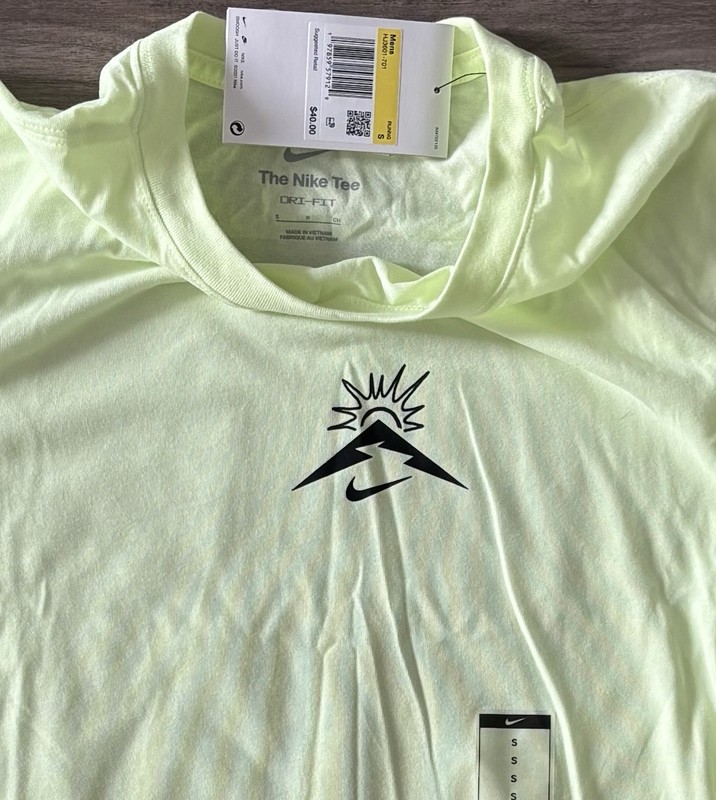 NWT Nike Trail Dri-Fit Long-Sleeve T-Shirt Lime Green HJ3601-701 Men's Size S gallery