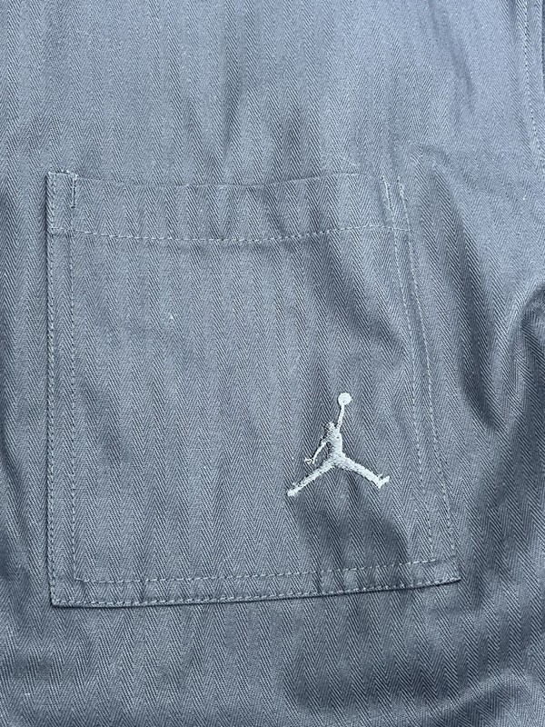 Nike Air Jordan Essential Statement Button-Down Black Shirt FV7446-010 Size M gallery
