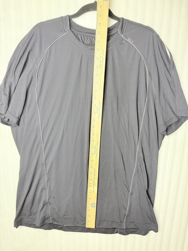 Lululemon Metal Vent Tech Mens Hexagon Logo Dark Navy Performance T Shirt Sz 2XL gallery