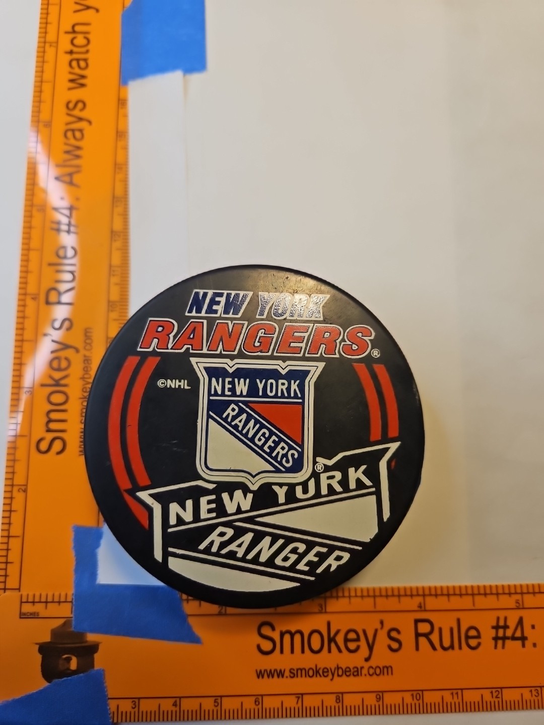 New York Rangers Official NHL Collector Series Souvenir Hockey Puck (Q Q) gallery