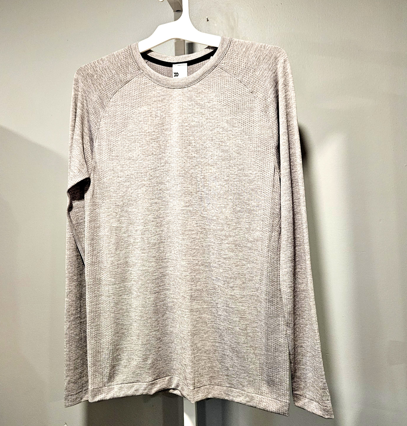 NWT All In Motion Mens S Heathered Gray Athletic Shirt Moisture Wicking gallery