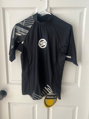 NWT! BRP MEDIUM SEA-DOO Men’s Vibe SS Rashguard BLACK