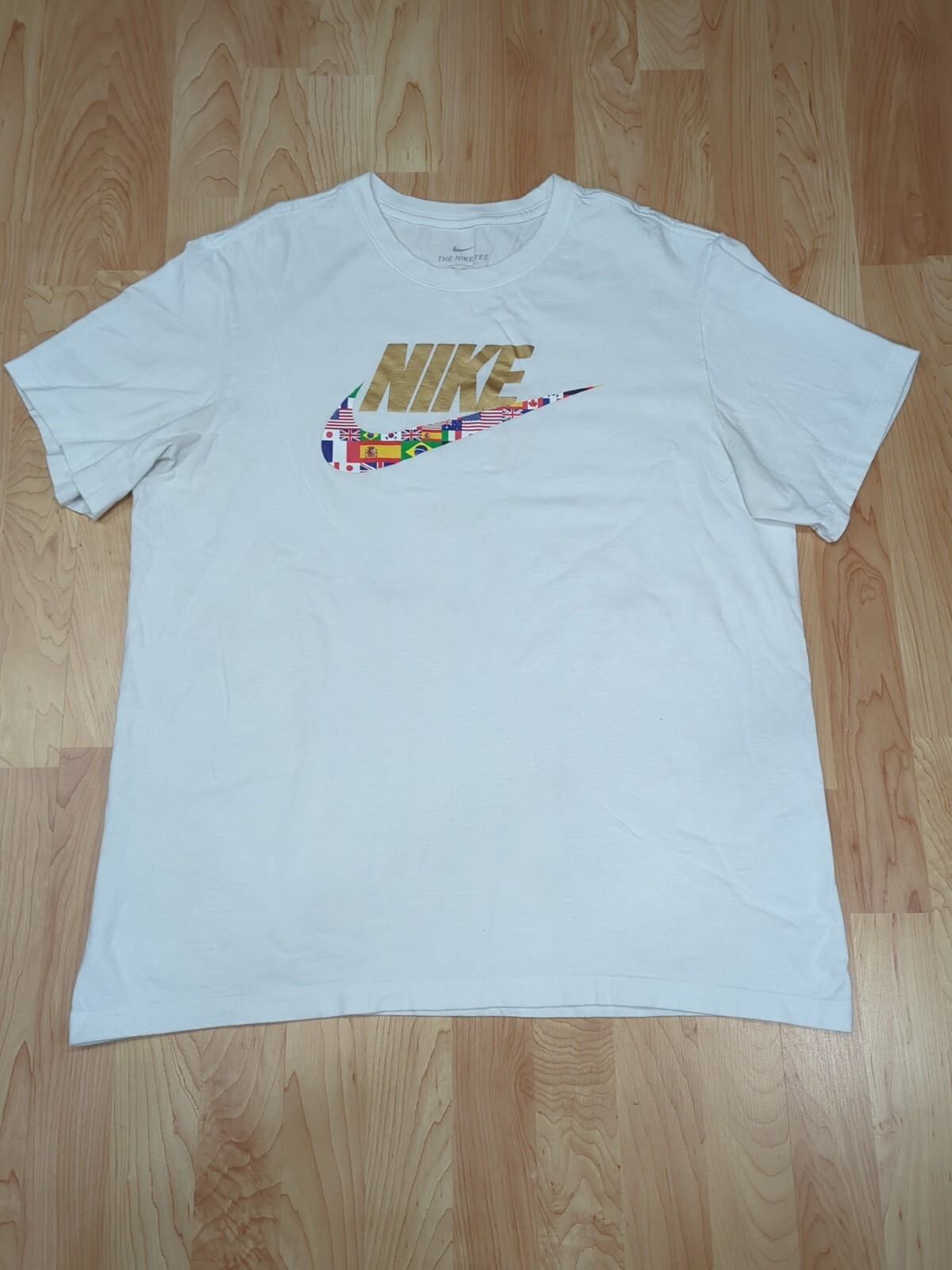 Nike T-shirt World Cup Soccer XL White Gold Country Flags Swoosh Diversity USA gallery