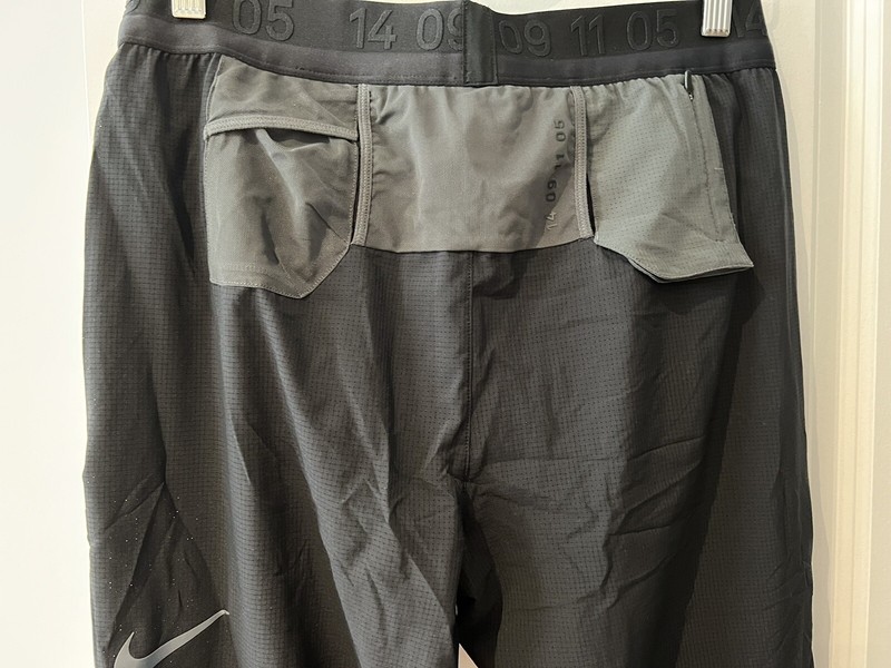 Nike Tech Pack Men’s Running Pants BV5695-010 Black/Anthracite-Size Medium gallery