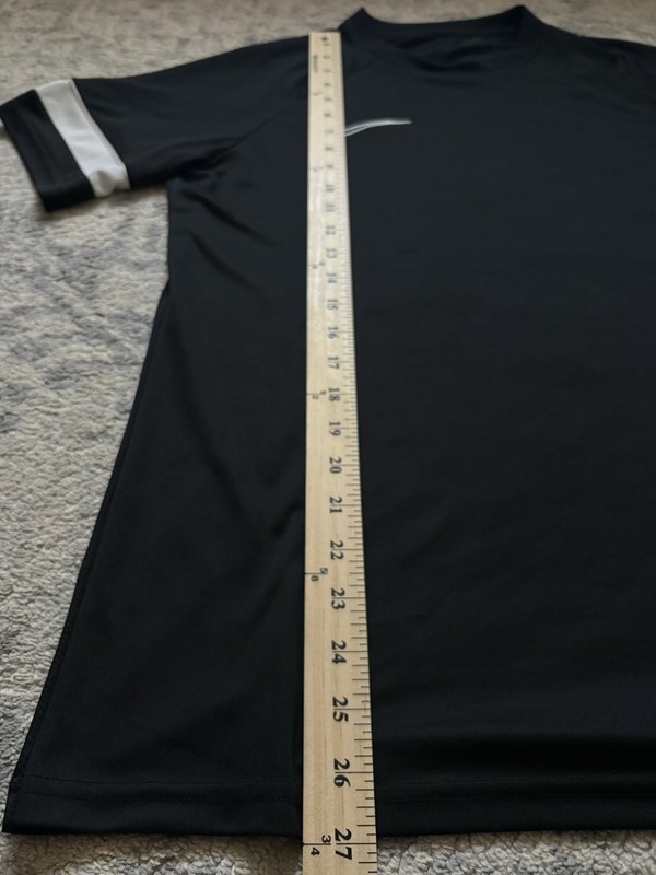 Nike Shirt Men’s medium Black Jersey Training Athletics Soccer Jersey gallery