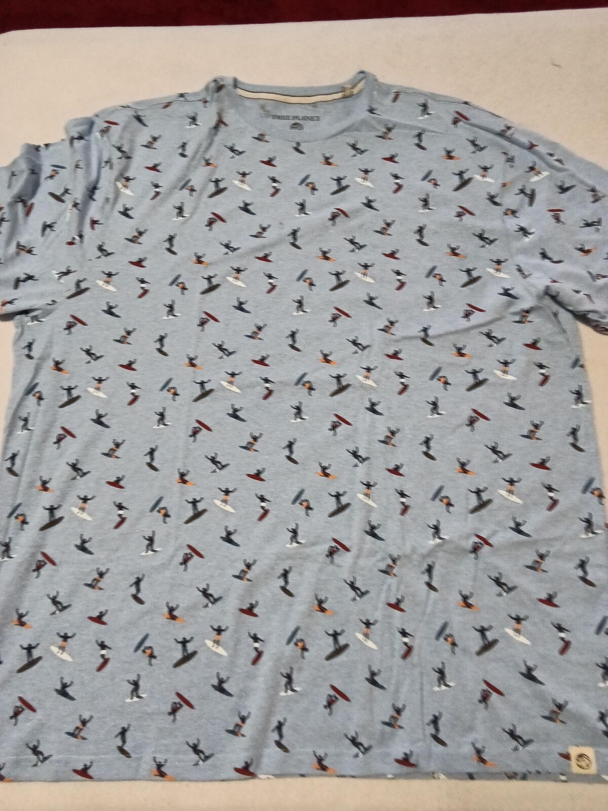 Free Planet Surfer Graphic T‑Shirt Men’s 2XL Blue gallery