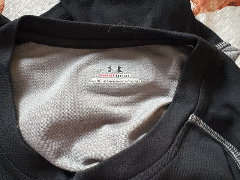 Men’s Under Armour Shirt, Black and gray Size L, Loose, Heat Gear gallery