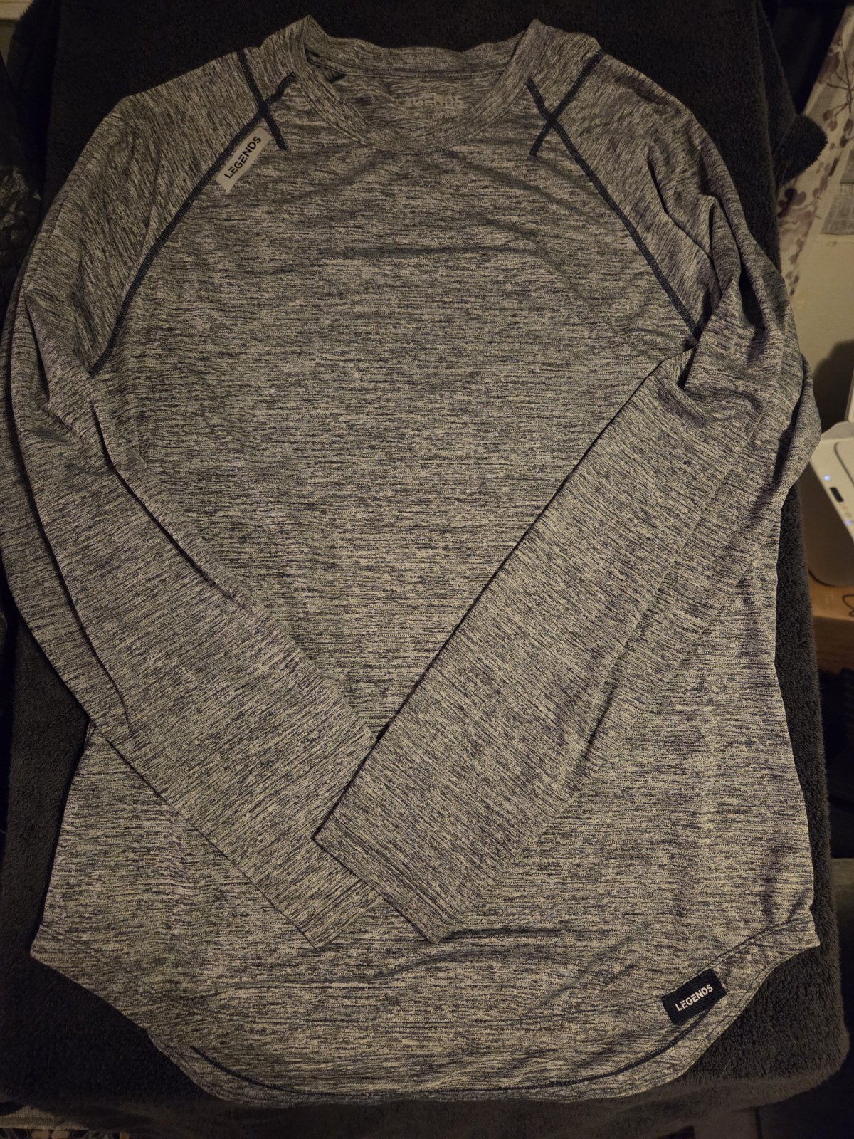 Mens Large Legends Long Sleeve Athletic Shirt In Grey. Great Condition (GB7) gallery
