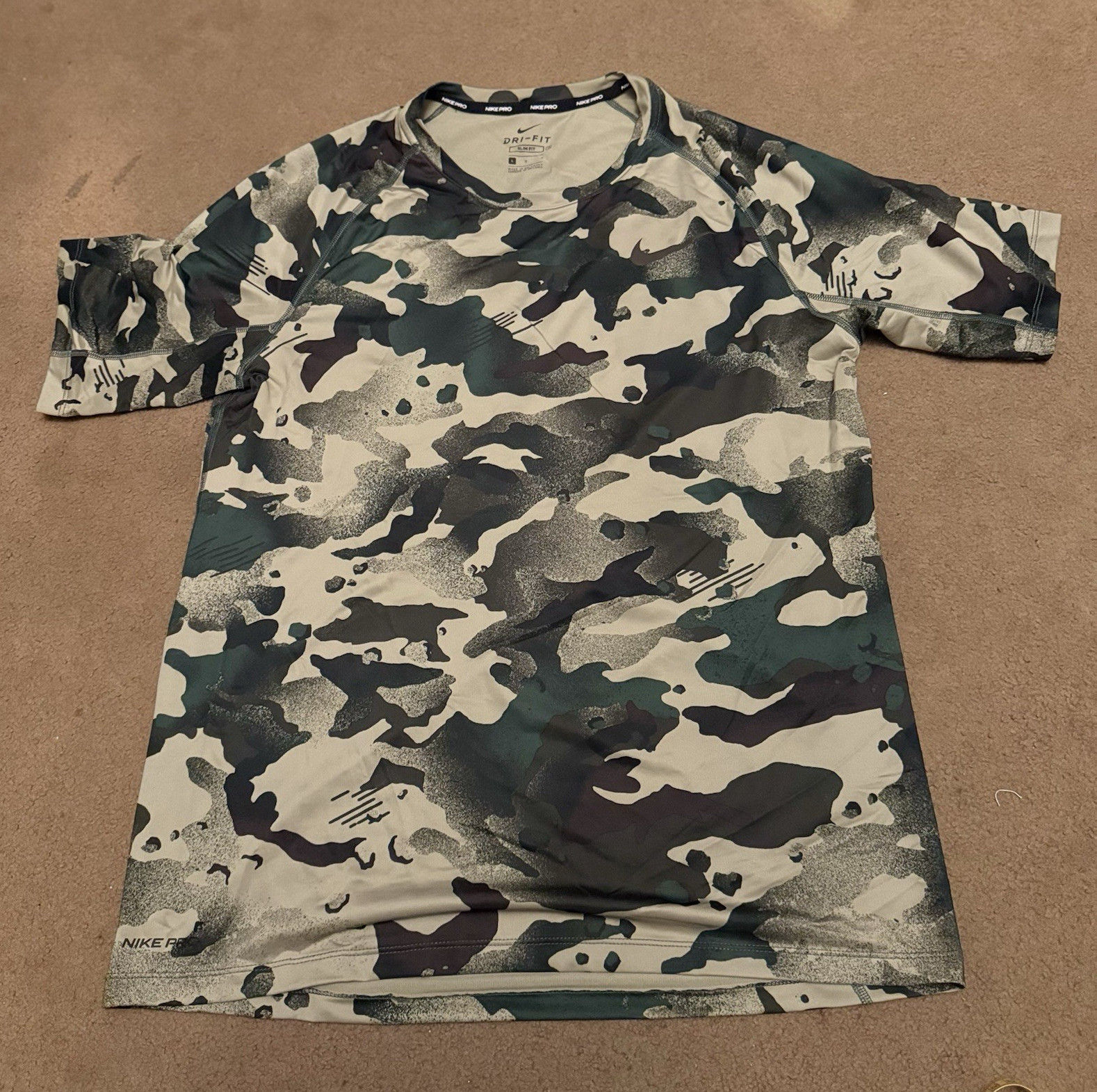 Nike Pro Dri-FIT Men’s L Green/Gray/Black Camo Slim Fit Stretch Logo Tee gallery