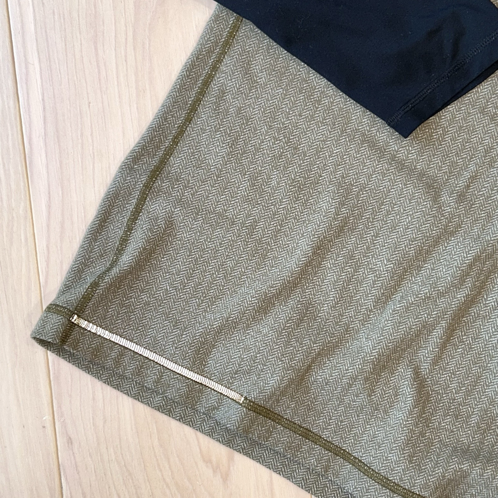 Lululemon Surge Warm Crew Shirt Beige Herringbone *Flaw Men’s Medium gallery