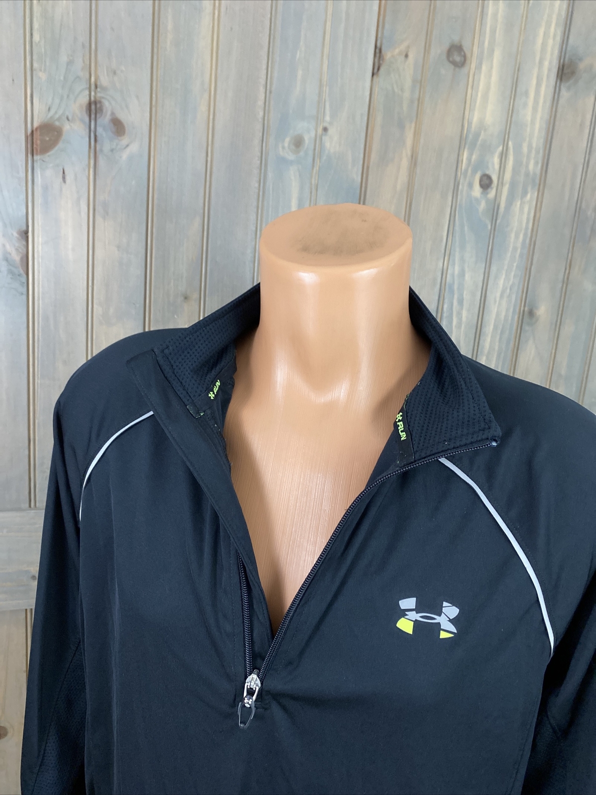 UNDER ARMOUR Black 1/2 Zip Sz Large Athletic RUN Pullover All Season Gear gallery