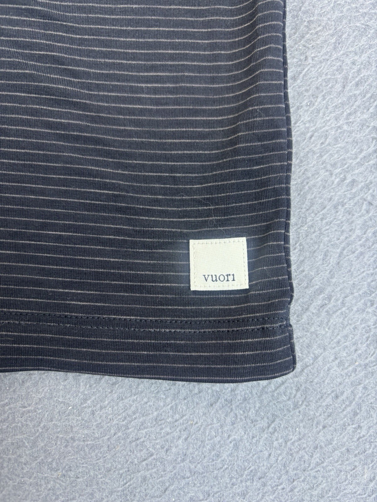 Vuori Mens Current Stripe Tech Tee Short Sleeve Black Large Shirt V1021 Stretch gallery