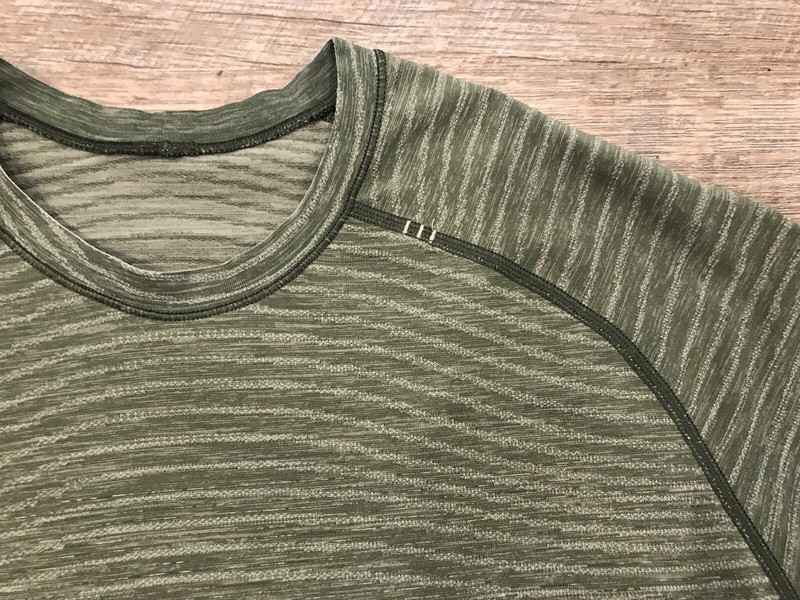 Lululemon Men’s MEDIUM METAL VENT TECH LONG SLEEVE 2.0 Wave Fade Rosemary Green gallery