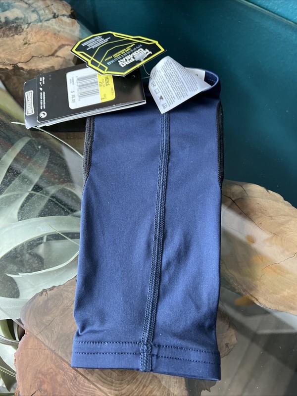New Size Small NIKE Men's PRO COMBAT Hyperstrong Compression Shin Sleeve 613977 gallery