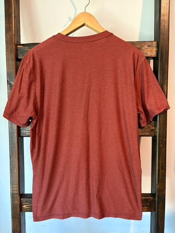 Vuori Strato Tech Tee Men's Medium Redwood Heather Short Sleeve Performance gallery