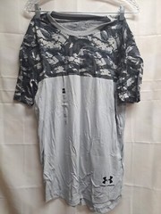 Under Armour Heat Gear Mens Gray W/Camoflauge Short Sleeve Tshirt Size Small NWT