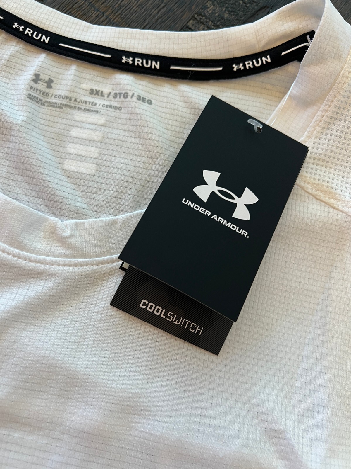 NWT - Mens UNDER ARMOUR - Coolswitch - Fitted White Short Sleeve Shirt (3XL) gallery