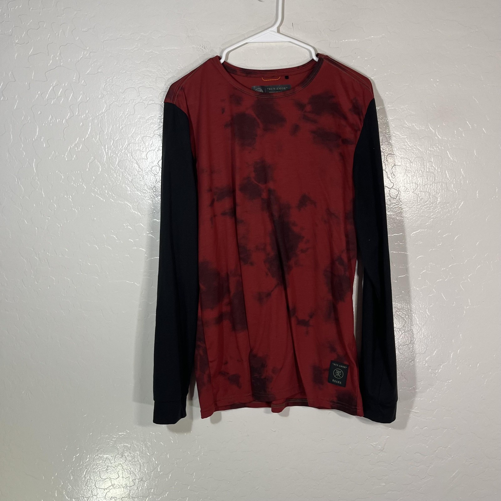 Roark Run Amok Shirt Mens Medium Red Long Sleeve Performance Running Tee Top gallery