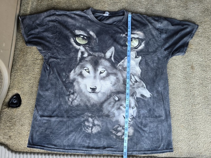 The Mountain Size XL Black 2011 Wolf Pack Eyes T-Shirt gallery